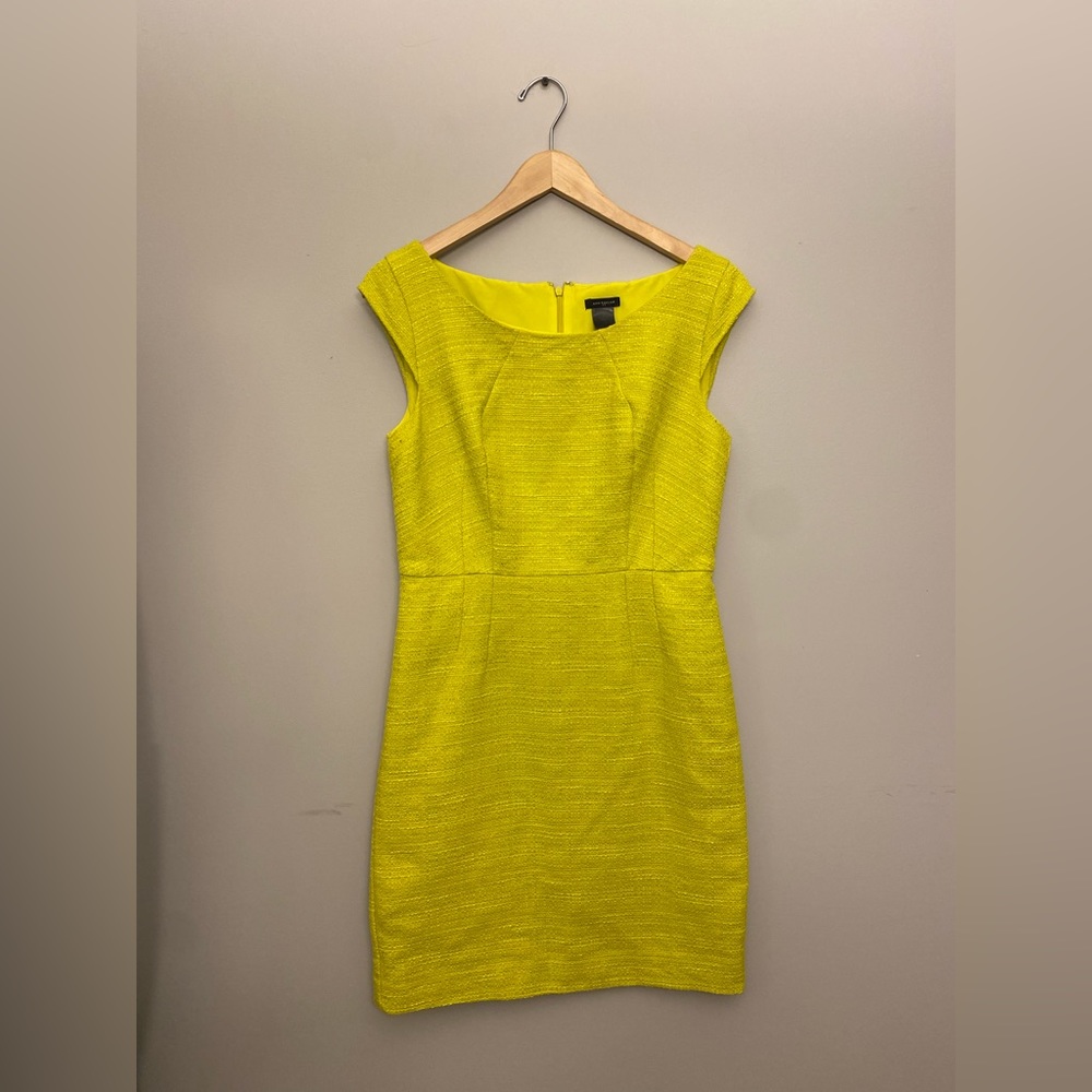 Ann Taylor 2 Lime Green Women's Solid Texture Short Sleeve Dress.